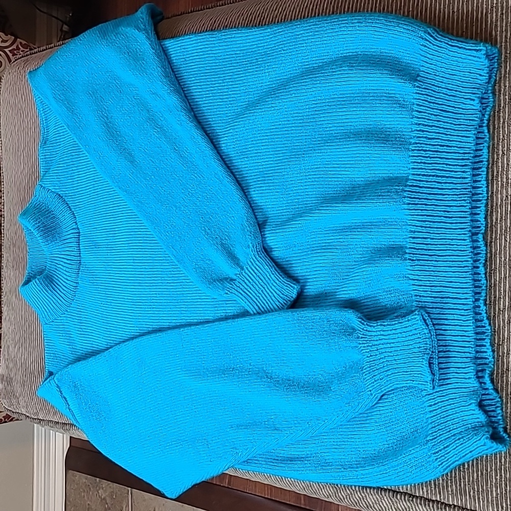 Handknit Mock Neck Sweater - Picture 9 of 9